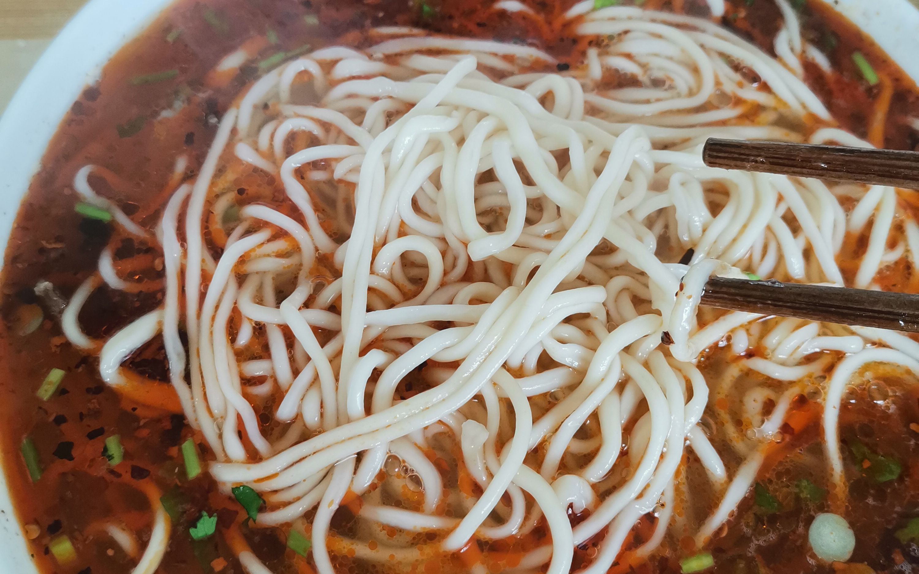 家庭版盐碱拉面和面方法,从和面到拉面全过程以及详细比例