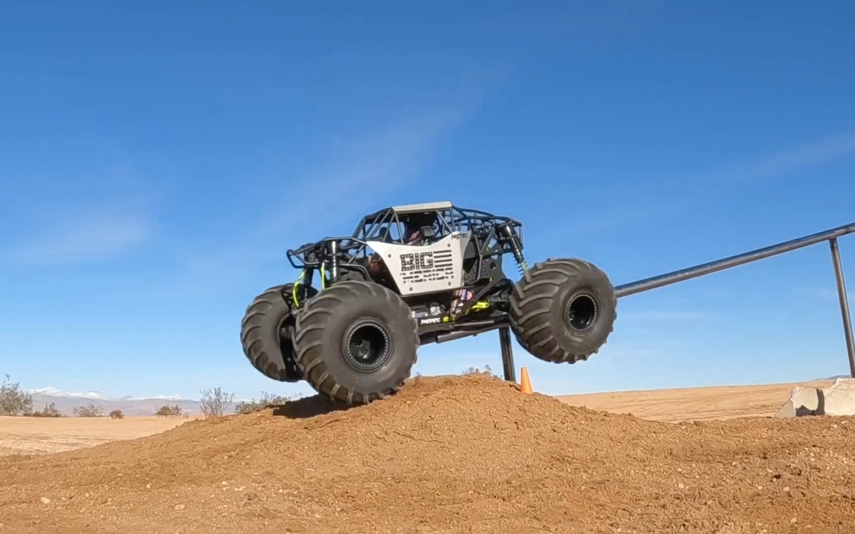 大脚车.美式大脚.big merica rc.飞坡空翻特技系列-1