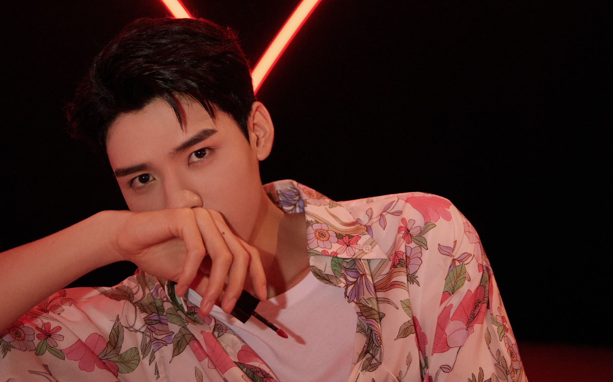 龚俊tomford唇诱派对红毯