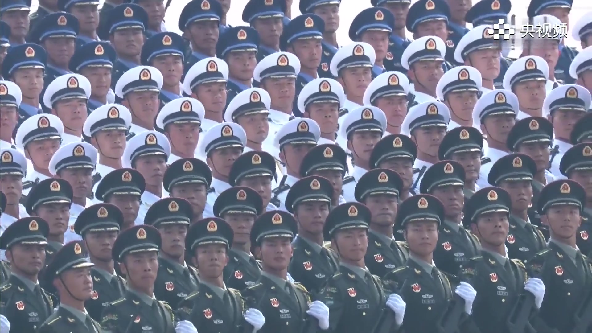 阅兵场上的"学霸"方队 院校科研方队首次亮相国庆阅兵