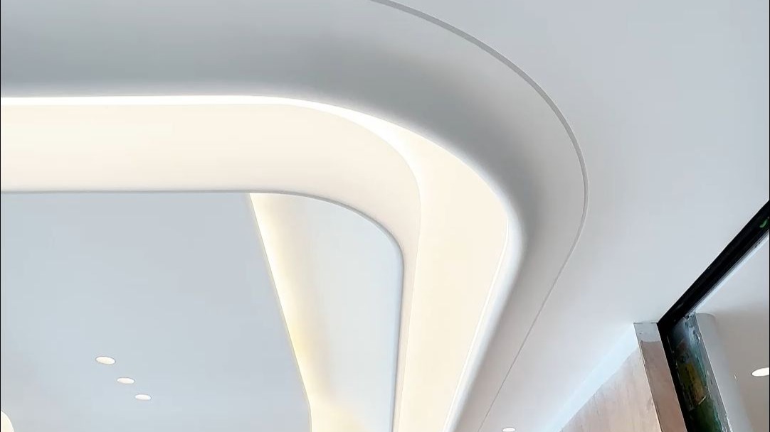 天花吊顶6厘内嵌凹槽,型材收口施工简单,弧形也能轻松拿捏