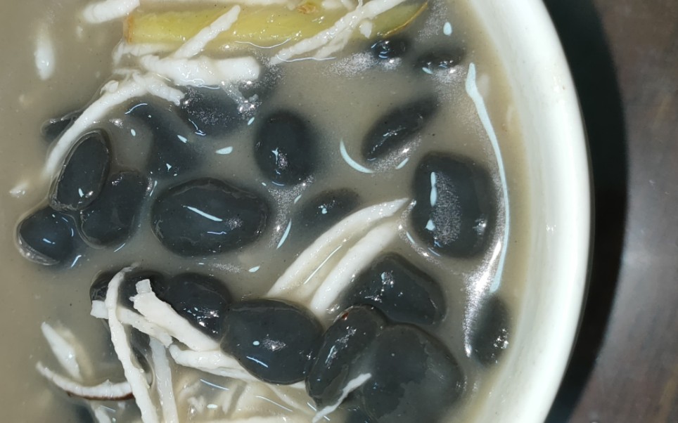 细煮慢炖|鸡屎藤粿仔汤什么味,真的有"鸡屎味"吗?吃完真香!