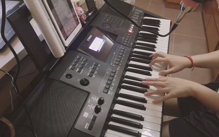 用不到500元的声卡与麦克风进行钢琴键盘弹唱是什么效果?