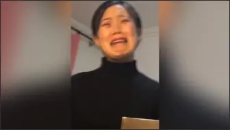 Video herunterladen: “盘点网络上别人家的媳妇”说从前有一个卖核弹的小女孩….#搞笑