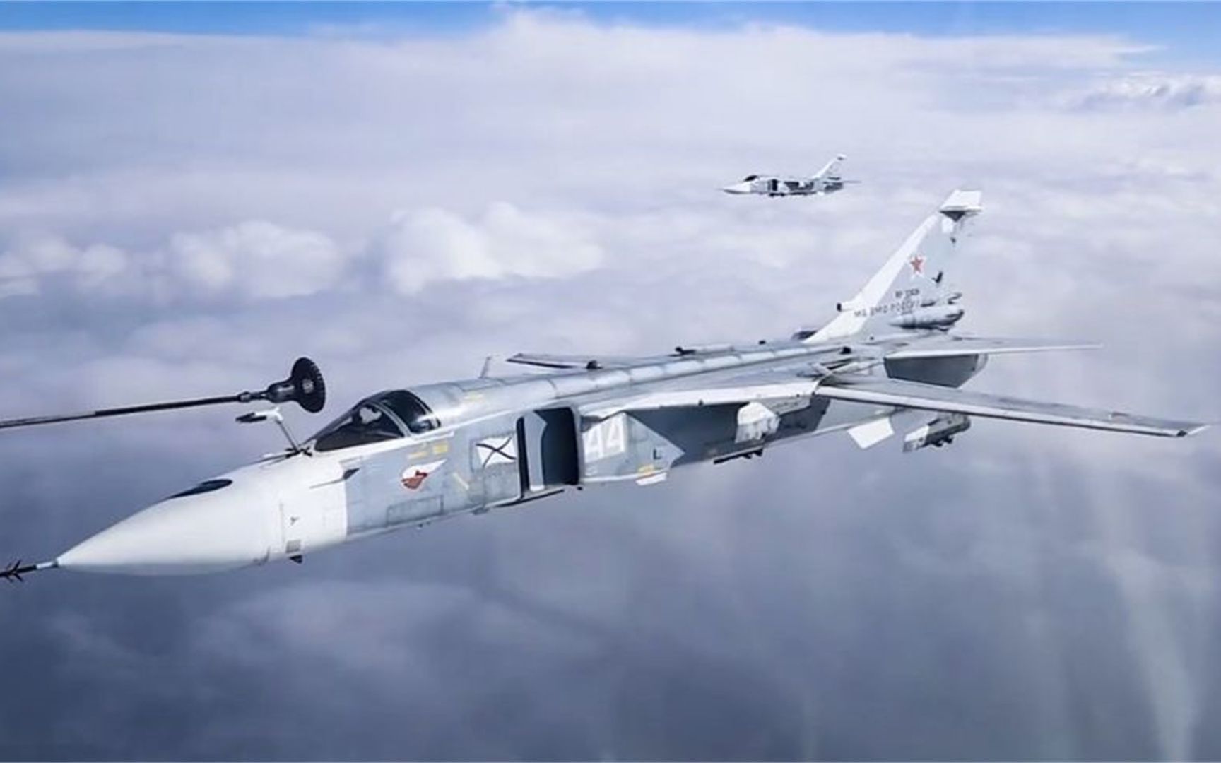 俄罗斯海军航空兵作战飞机空中加油
