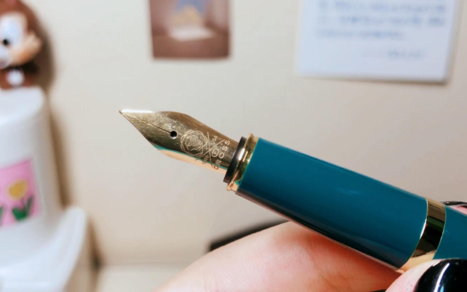 活动作品学生党拥有的第一支百元镀金尖钢笔钢笔开箱测评诗词白噪音