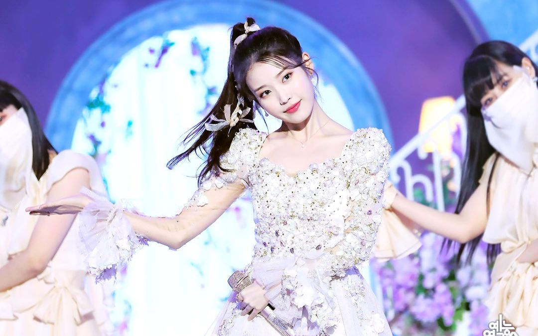 [IU][娱乐消息]英国杂志列出15首2021年上半年必听KPOP歌曲哔哩哔哩bilibili