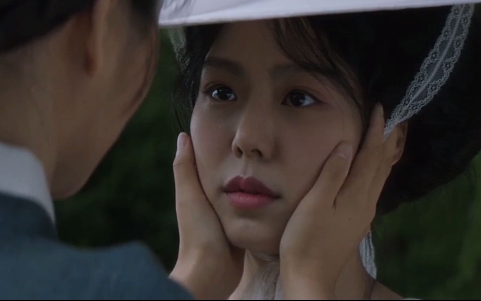 f】|《小姐》 金敏喜 金泰梨 她是小偷,扒手,骗子,是来颠覆我人生的