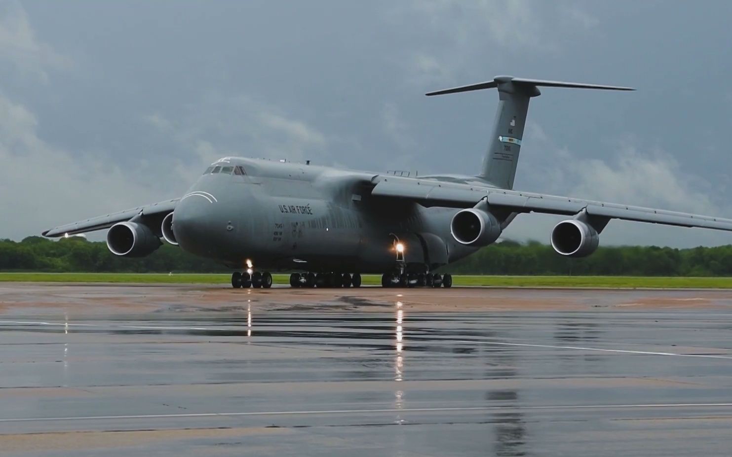 c-5m超级银河运输机有多强大? ? ?