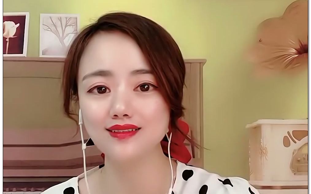 美女倾情翻唱桃花谣,来全民k歌一起唱吧