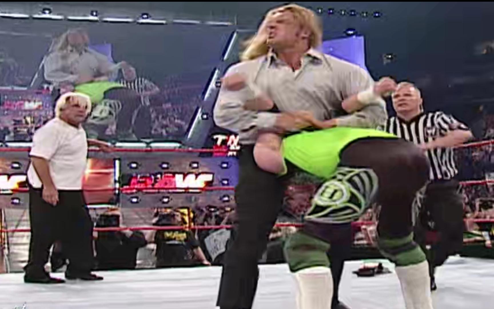 【进化军团剧情】triple h和福伯痛扁三番四次挑事的飓风侠