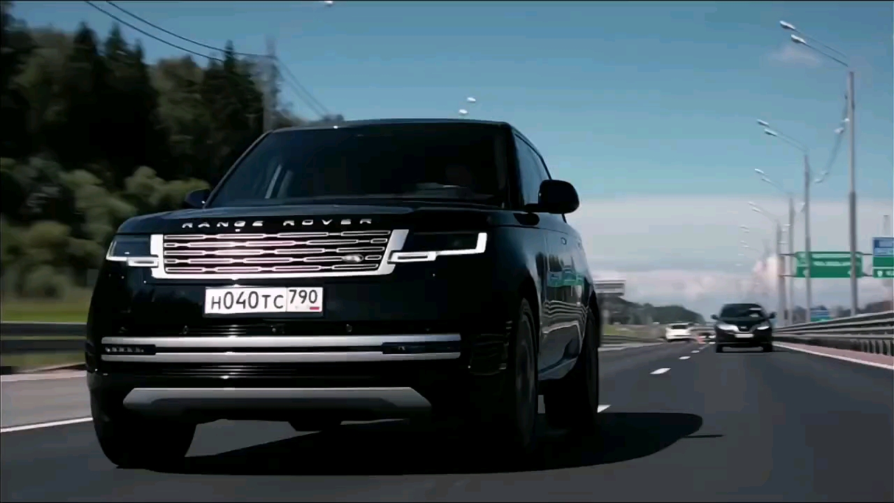 第一视角 沉浸式看路虎揽胜