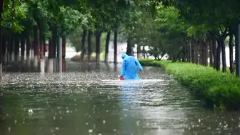 Download Video: 北京今天傍晚至夜间局地暴雨！北京启动防洪排涝IV级应急响应