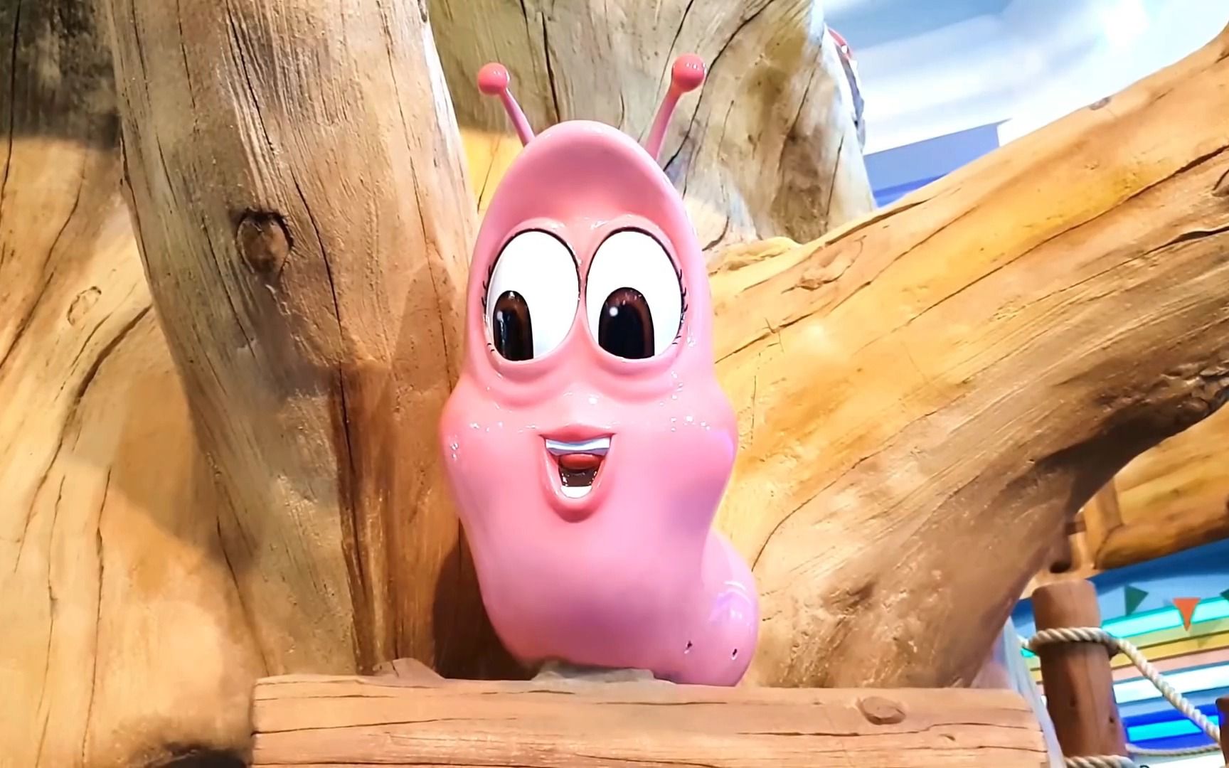 韩国室内游乐场米拉娜玩起爆笑虫子真有趣