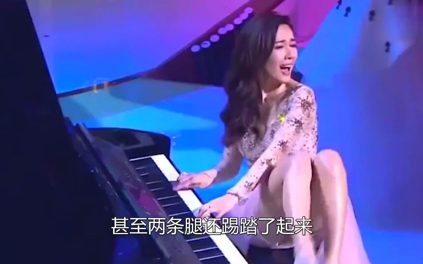 明星最想删除的尴尬瞬间:吴磊偷瞄热巴被抓包,李施嬅用脚弹钢琴