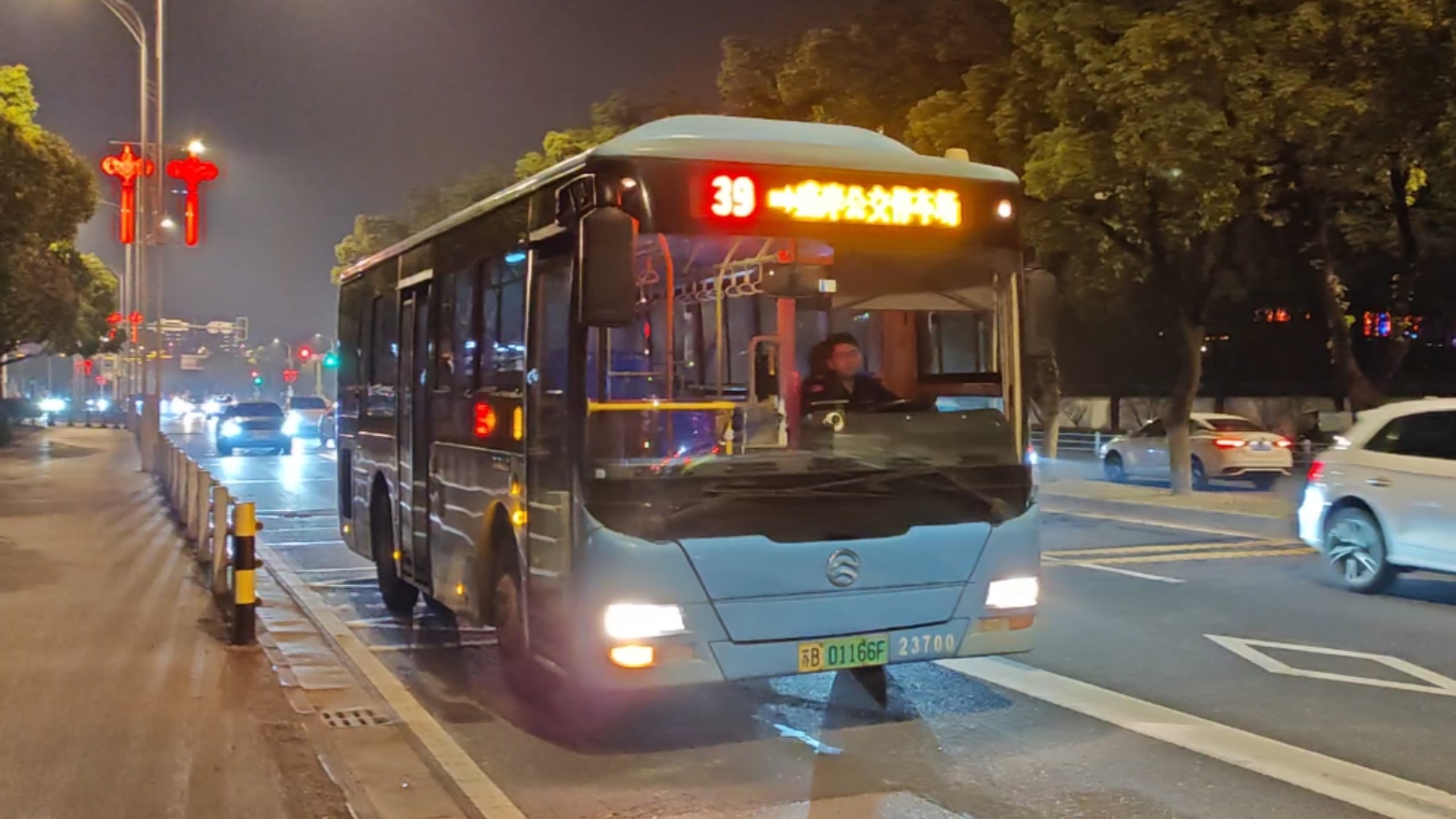 无锡公交 XML6855JHEVC5C（搭载：锡柴 CA4DLD-18E5 柴油发动机，精进 TZ365XSC02 电机，钢板悬挂）运行实录
