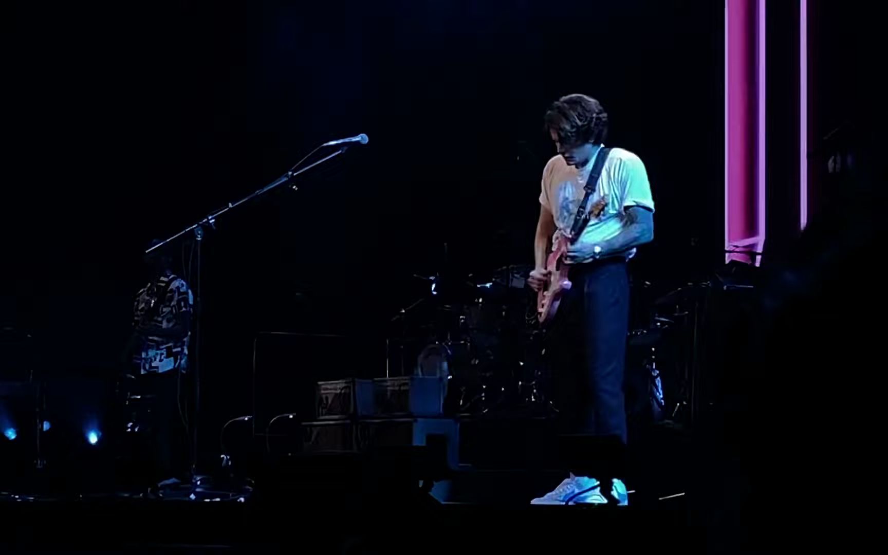 [图]John Mayer - Slow Dancing in a Burning Room live the Forum LA Sob Rock Tour 3-15