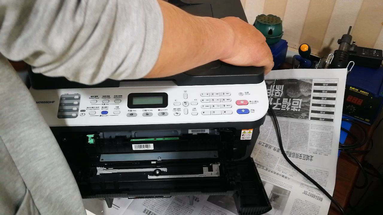 联想7655一体机定影器拆解更换的步骤
