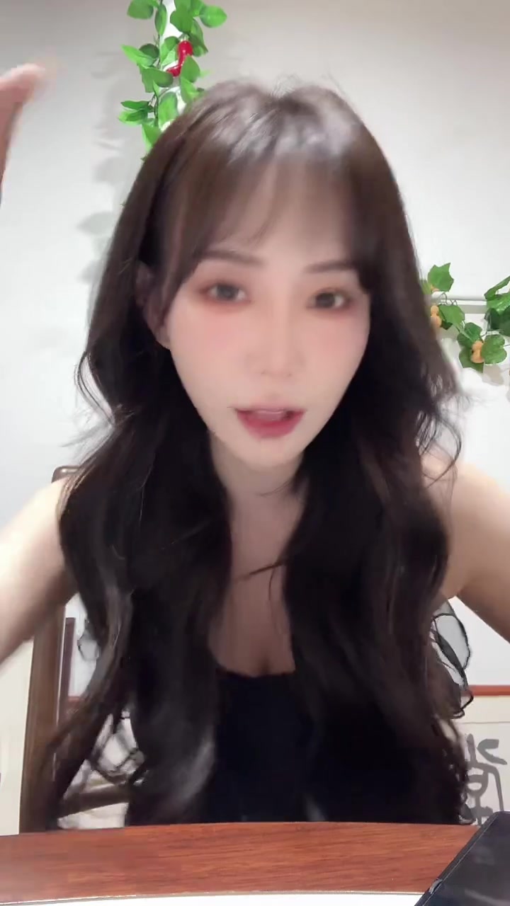 红果关注 王煎妮新剧上线!都去 2025年05月14日10点49分