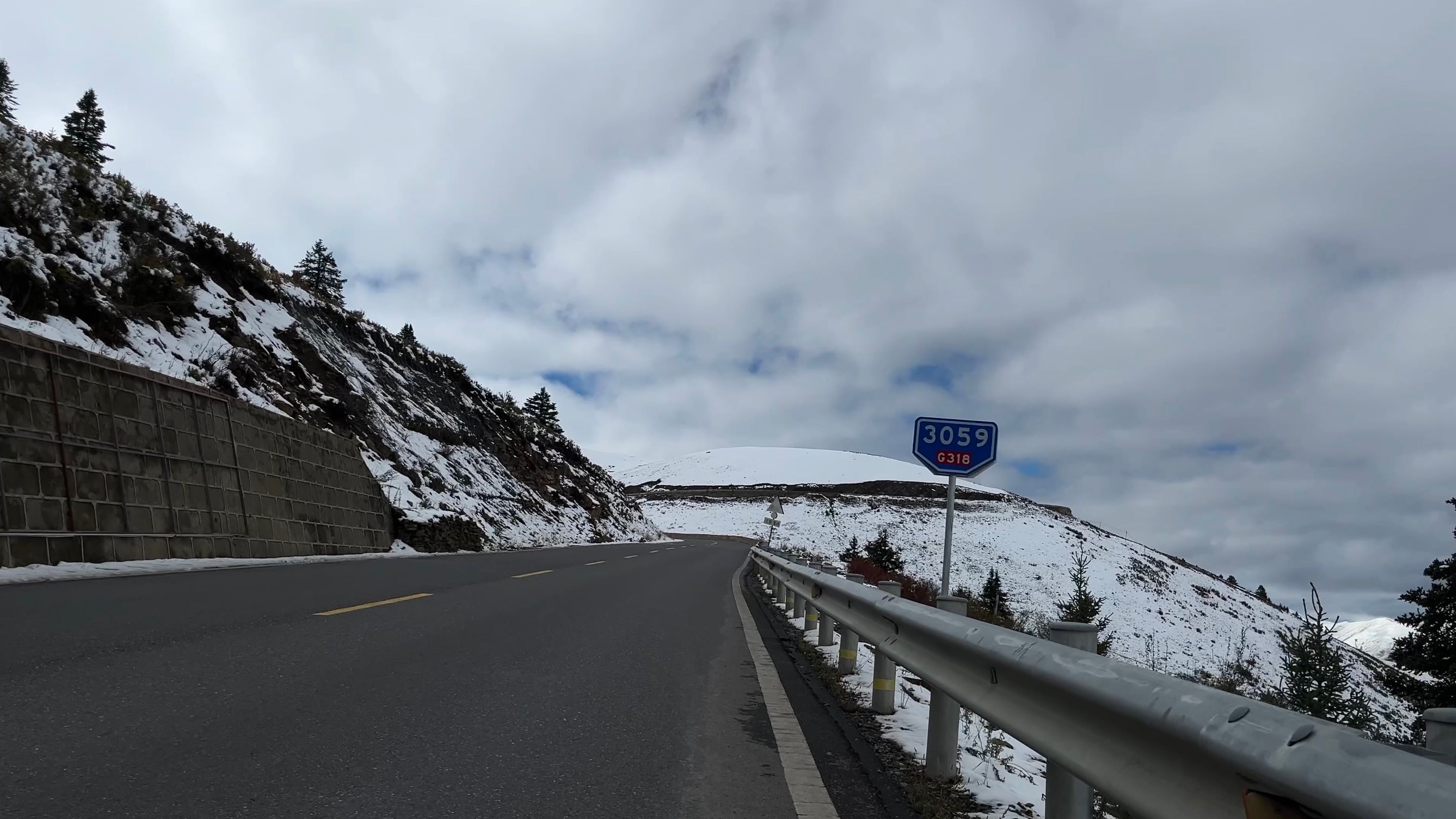 s3ep1363 骑行 四川省 甘孜 g318 3059 海拔 4300米 推车 山上雪景