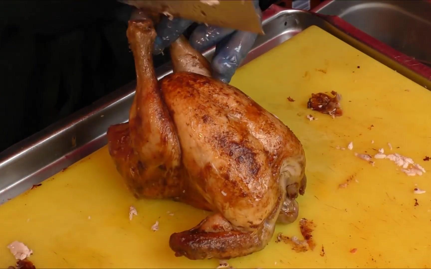 【英国小吃】清晨来一只喷香烤鸡当早餐是再好不过了