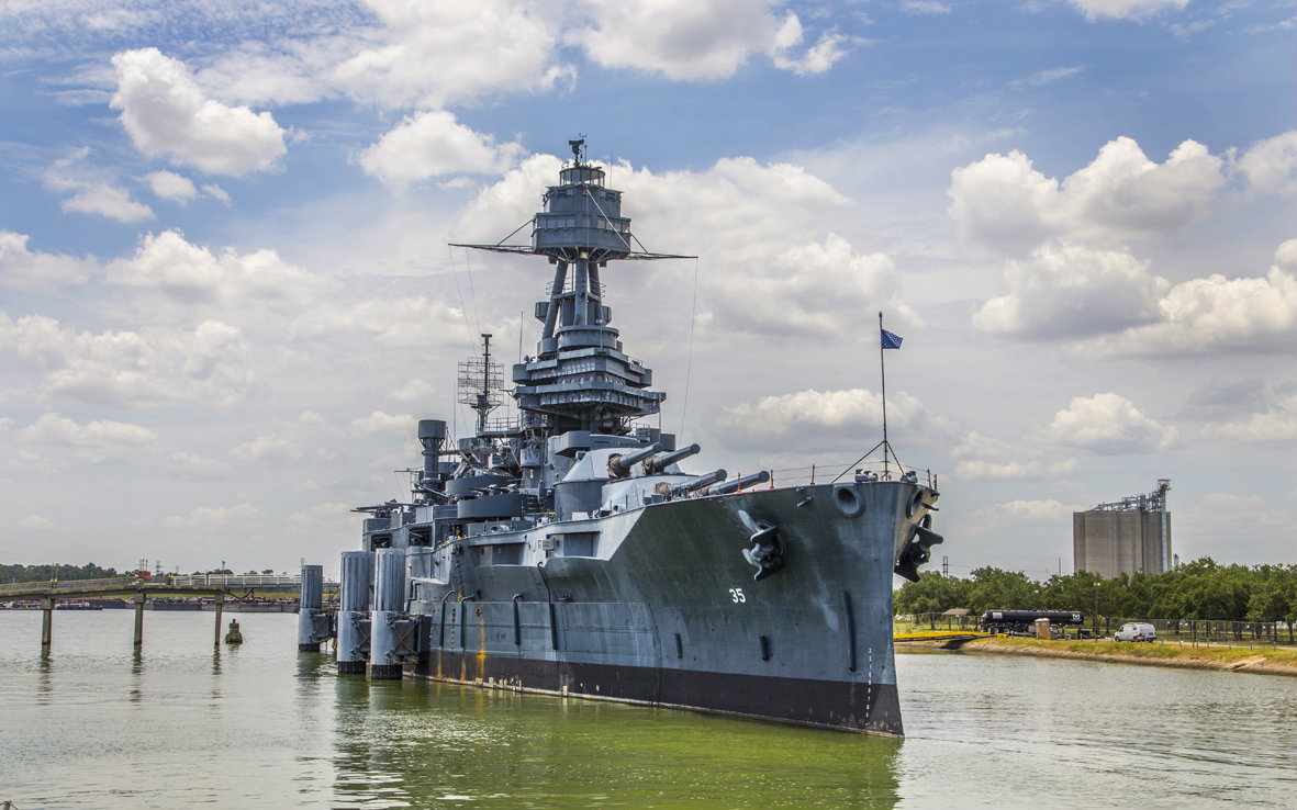 (逗比师姐战舰解说)新人第38期:新金币船德克萨斯测评 飞行员且飞且