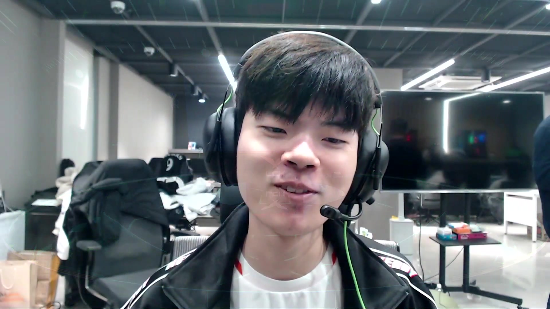 4.3 hle-dk 赛后画面【解说:韩华今天打得很好了】