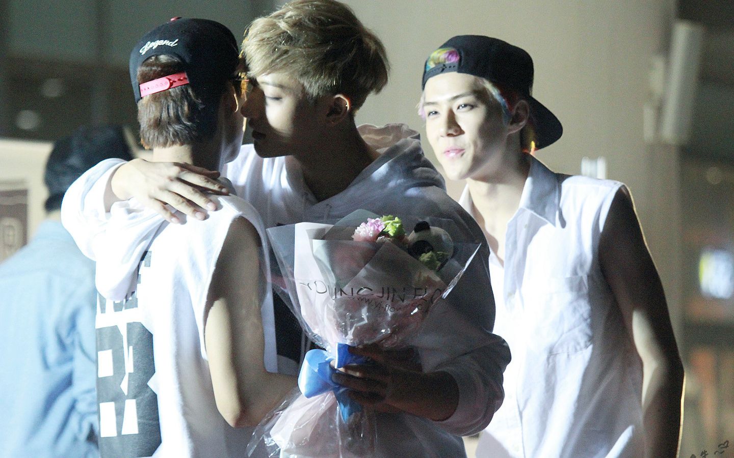 【桃色/勋桃】130614 金浦签售 tao&世勋安慰kai_哔哩哔哩_bilibili