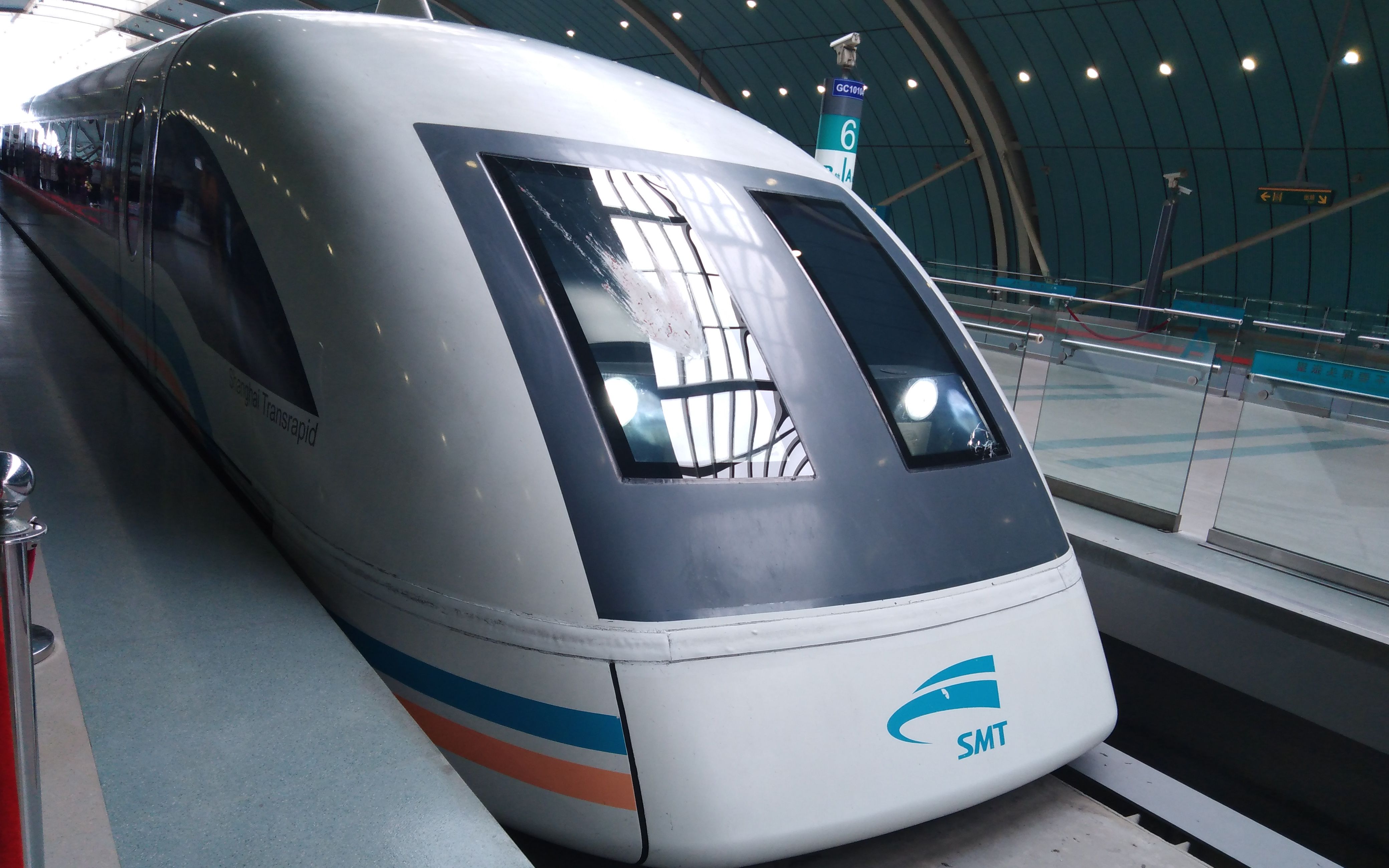 上海磁悬浮&上海浦东国际机场-龙阳路地铁站 左侧玻璃视角展望_哔哩