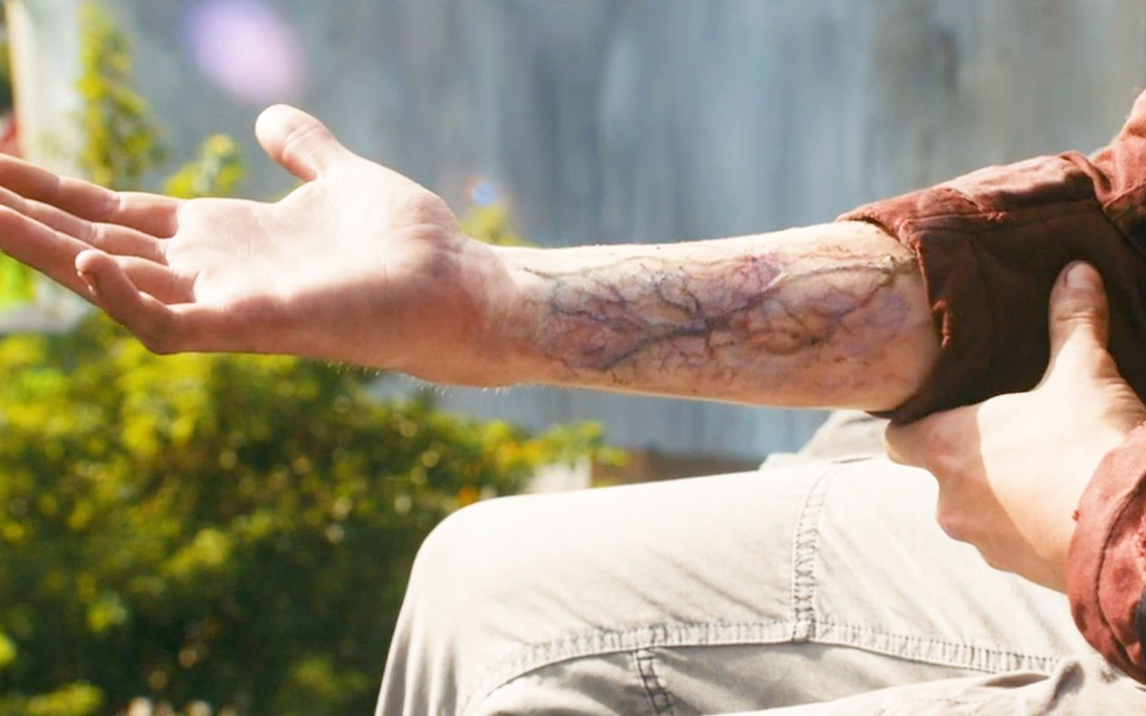 科幻片:世界末日来临,丧尸病毒肆虐,一旦感染手臂就会暴起青筋