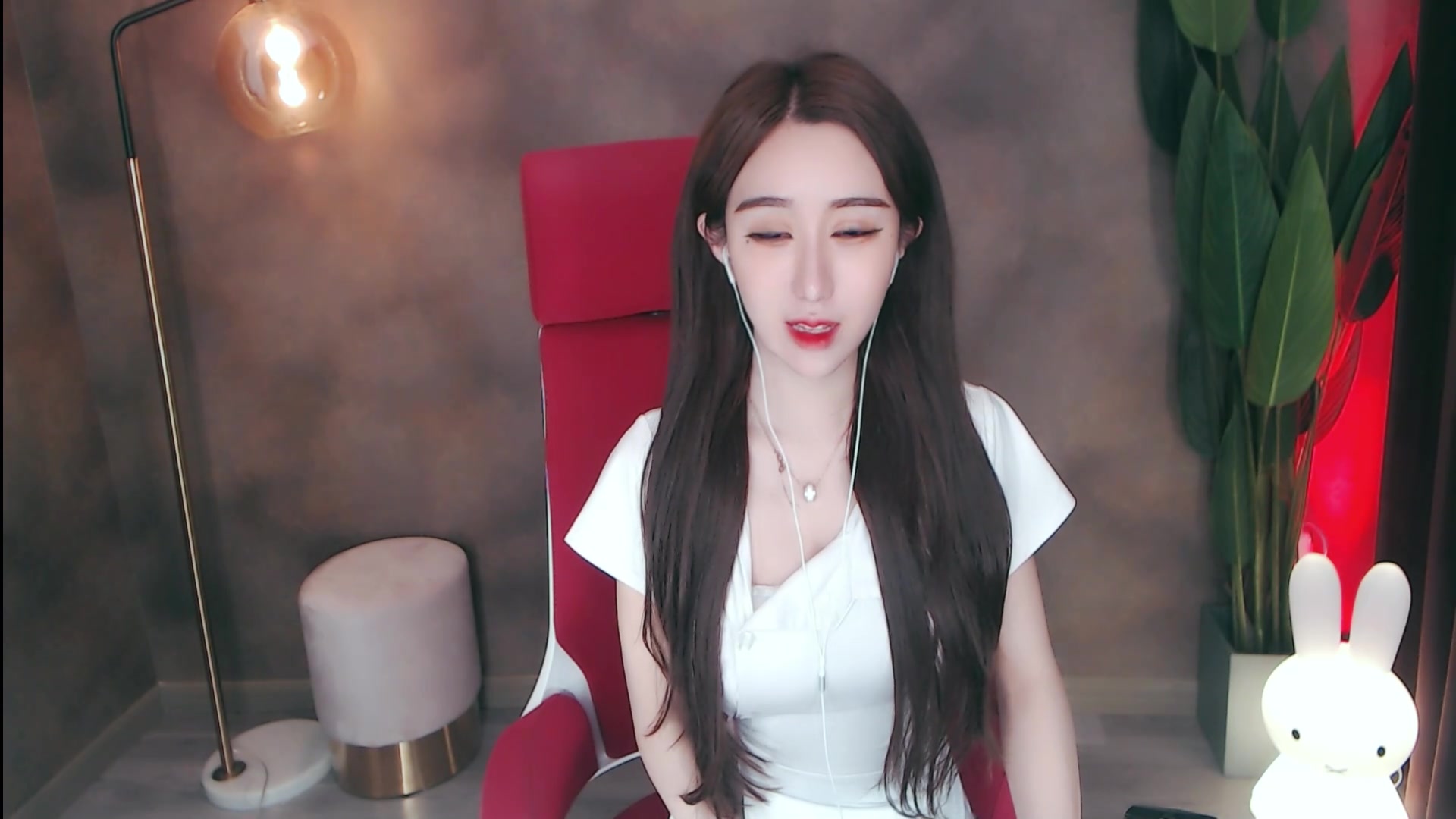 rd-viki_2020-05-04 9时53分是你的专属小妖精啊_哔哩哔哩_bilibili