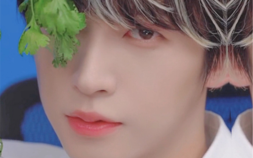 【刘宇】香菜时尚大片 诱人的嘴唇