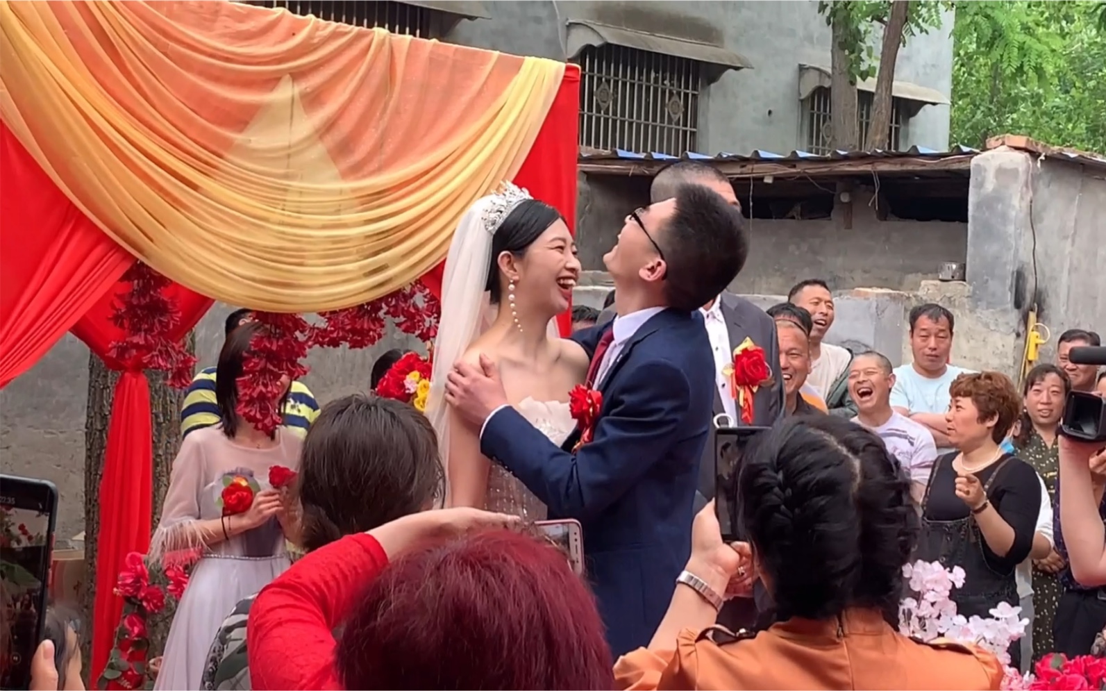 实拍河南农村结婚全过程这气氛太热闹了这些习俗你见过吗