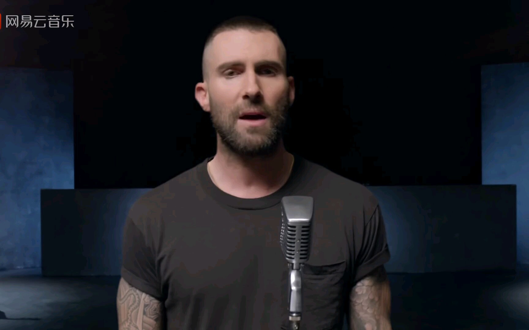 [图]Maroon 5新热单《girl like you》mv——论骚当背后的女人到底有多少