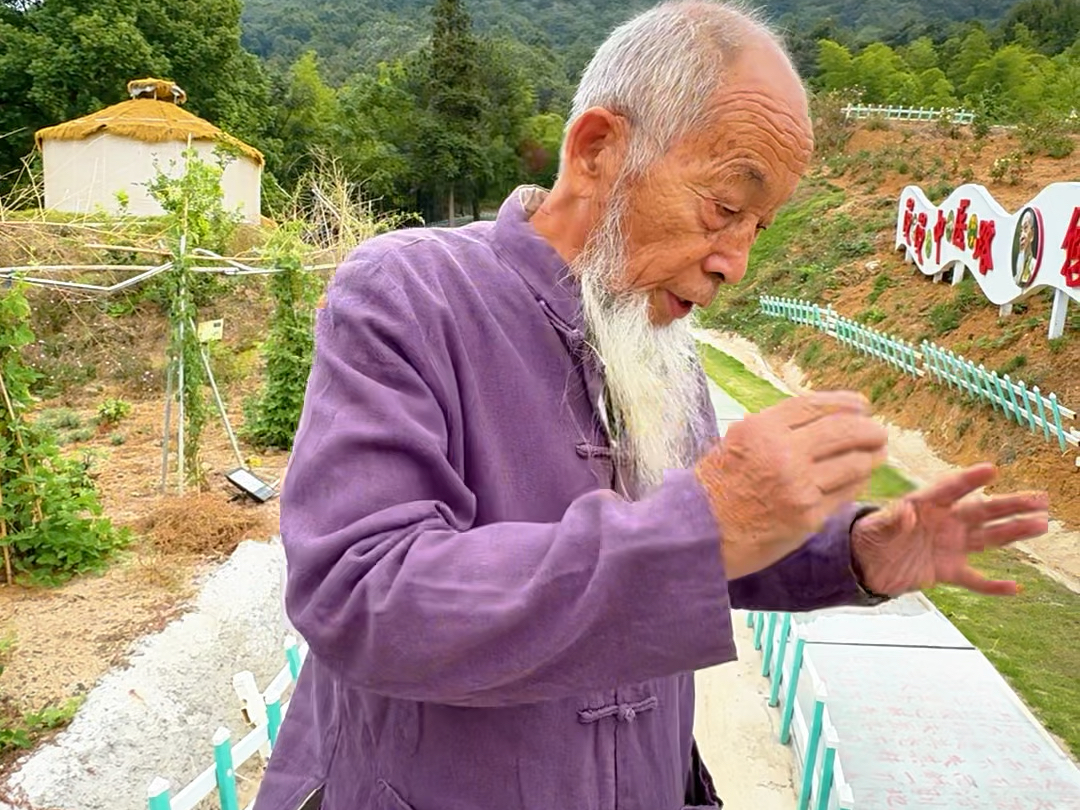 [图]名老中医，非遗传承人，为传承中医，几十年以来免费收徒。