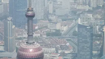 刚我爹办公室来人了，叫我到楼上玩