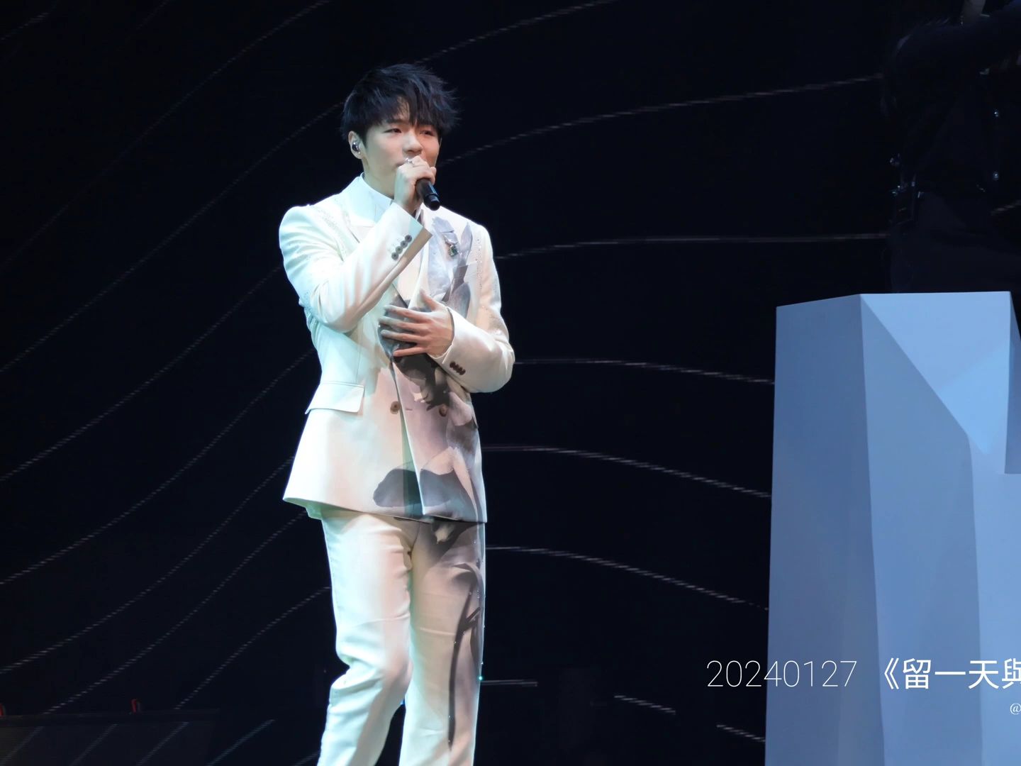 [图]Ian Chan 陳卓賢  留一天與你喘息  20240127MIRROR FEEL THE PASSION CONCERT TOUR  HONG KONG10