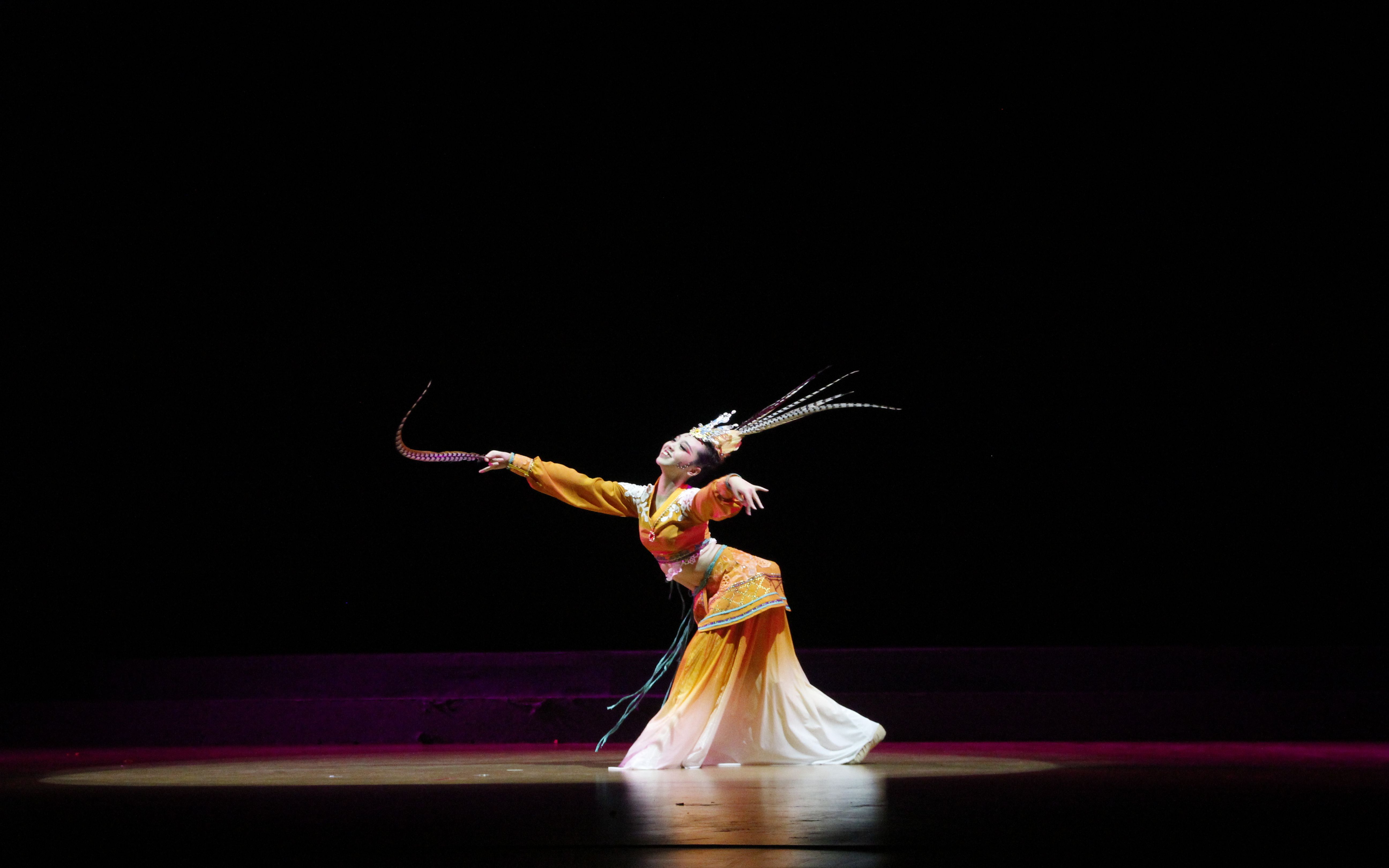 「府剧场」昆舞风格作品「尚香初遇」_哔哩哔哩 (゜