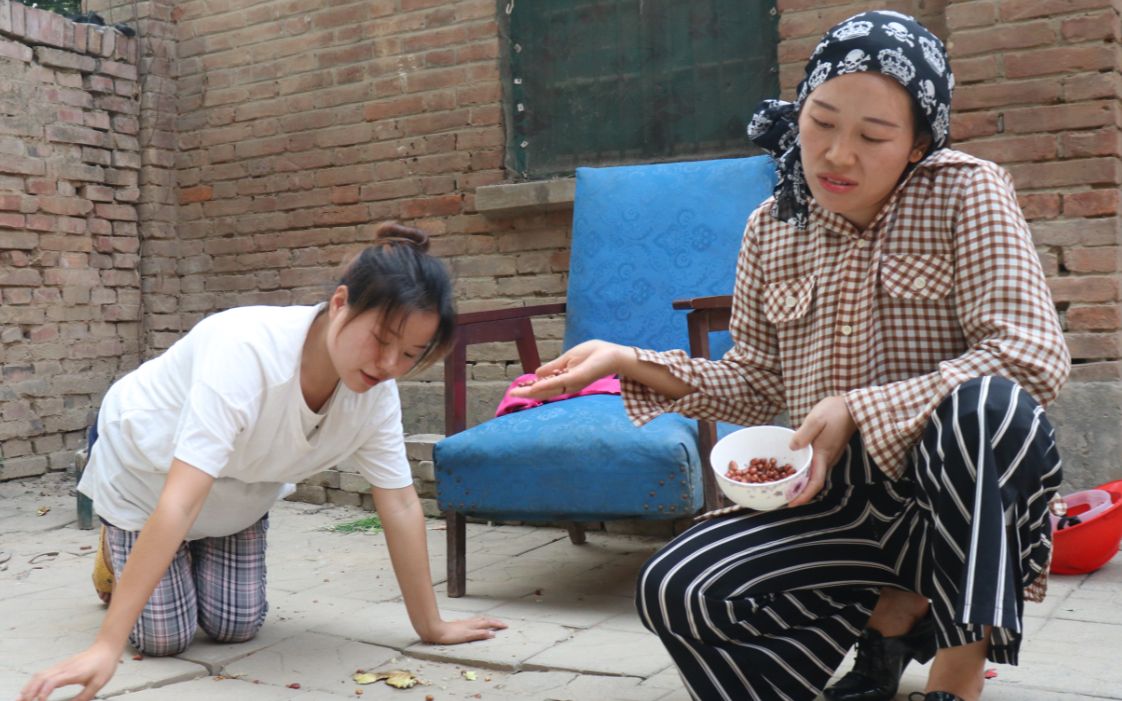 婆婆嫌儿媳娘家穷,趁怀孕对儿媳大吵大骂,幸亏老天开眼