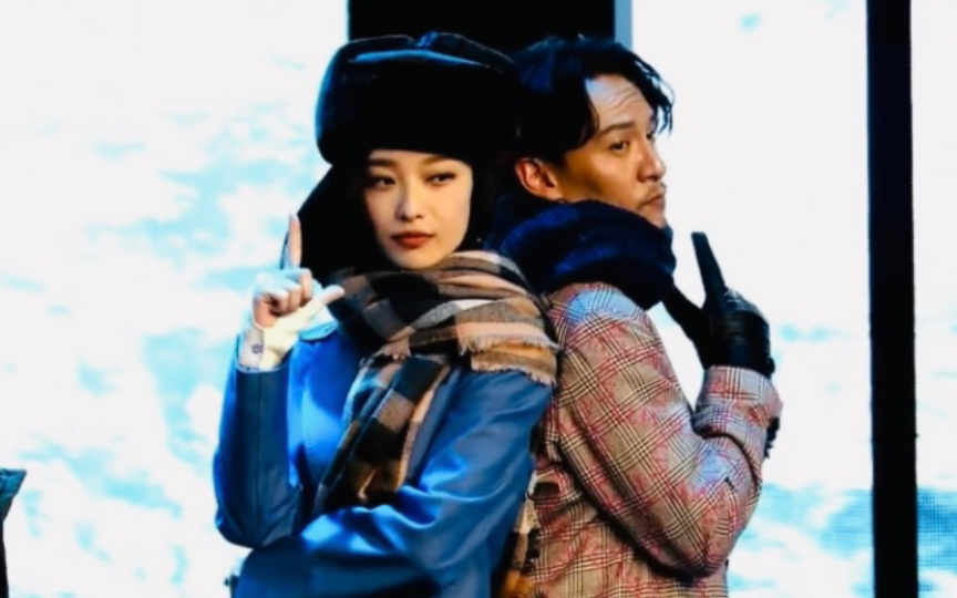 【张震x倪妮】雪暴发布会 背靠背造型