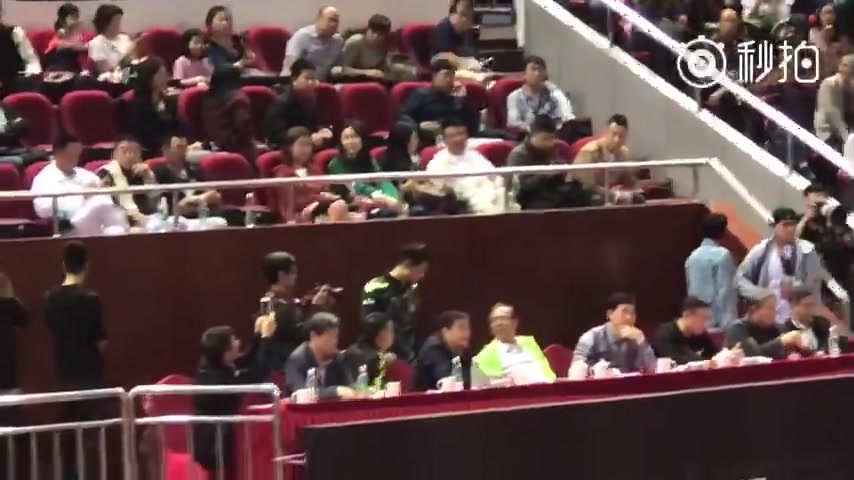 20170304【直通杜塞尔多夫】第三轮赛后 继科上了主席台 跟刘国梁蔡振华谈话哔哩哔哩bilibili