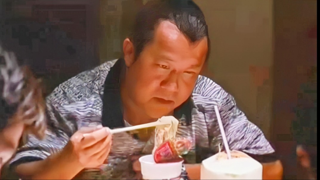 【悍匪干饭名场面】曾志伟打劫不忘吃泡面配椰汁真豪横,吴镇宇打劫前