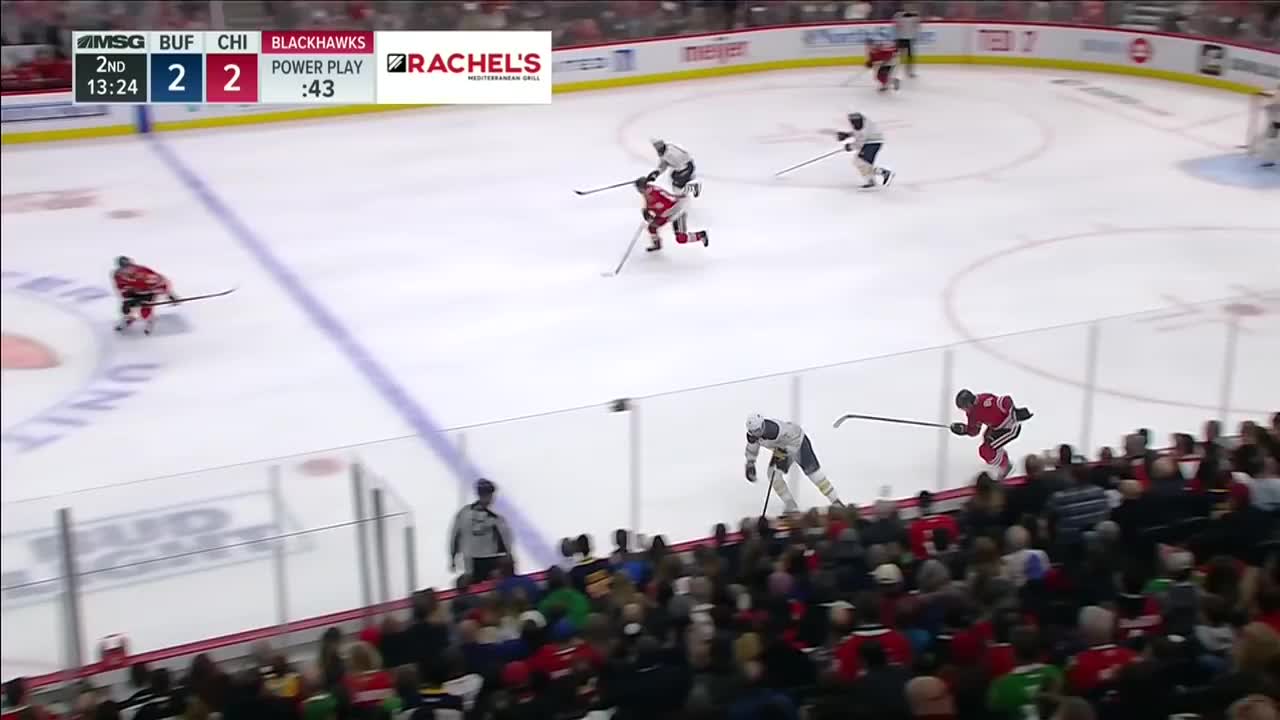 [图]Zach Bogosian Reaches Back From Below Goal Line For Great Short-Handed Goal