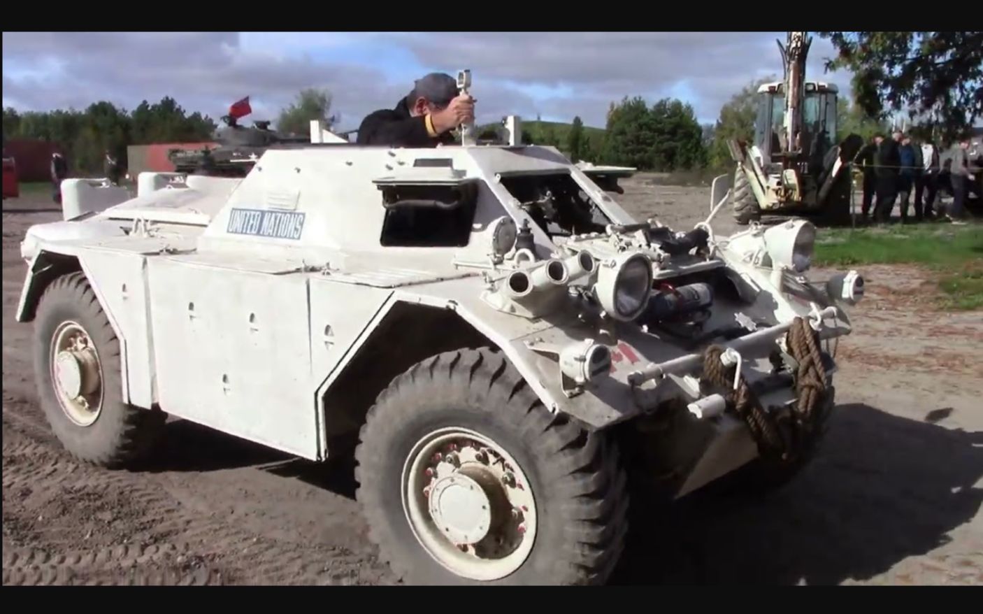 chieftain试驾雪貂装甲车[the_chieftain]【中字】_哔哩哔哩_bilibili