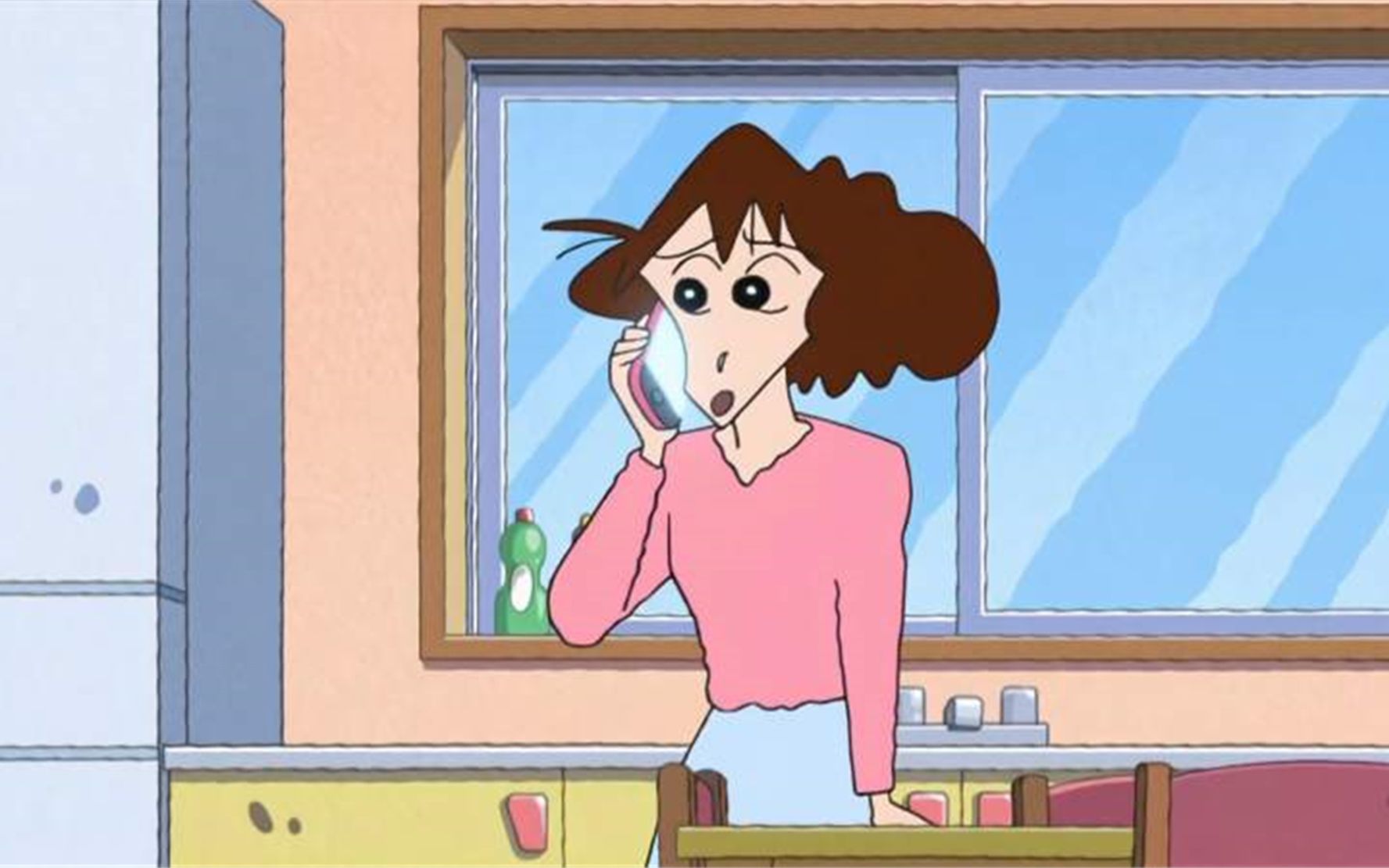 美伢的妈妈打来电话,告诉美伢她的爸爸被诈骗了