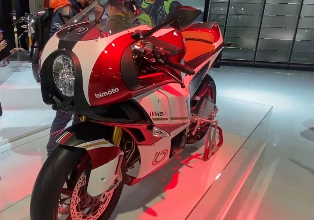 2024 款 Bimota KB4 运动复古仿赛实拍,难遇更难求!哔哩哔哩bilibili