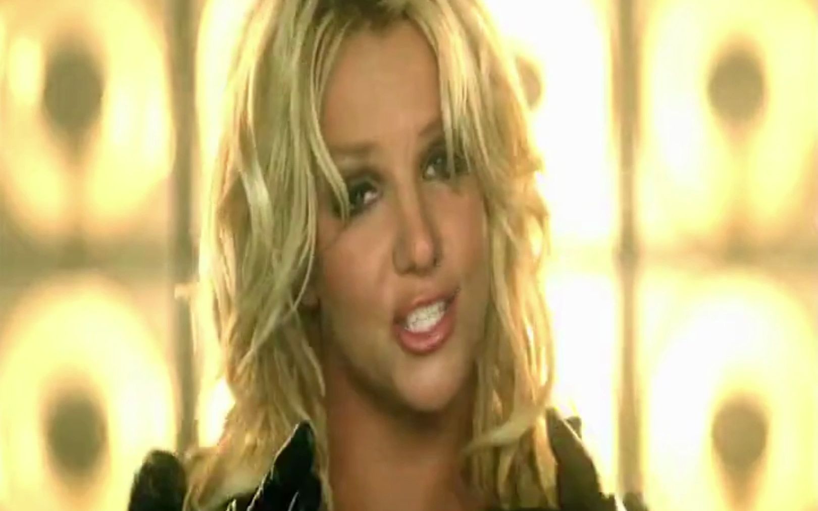 [图]Britney Spears-Till the World Ends(Billionaire Radio Remix) edited by fe