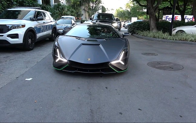 兰博基尼车聚(街拍兰博基尼sian fkp 37)