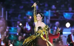 Download Video: Katy Perry最新英国国王加冕音乐会表演《Roar+Firework》