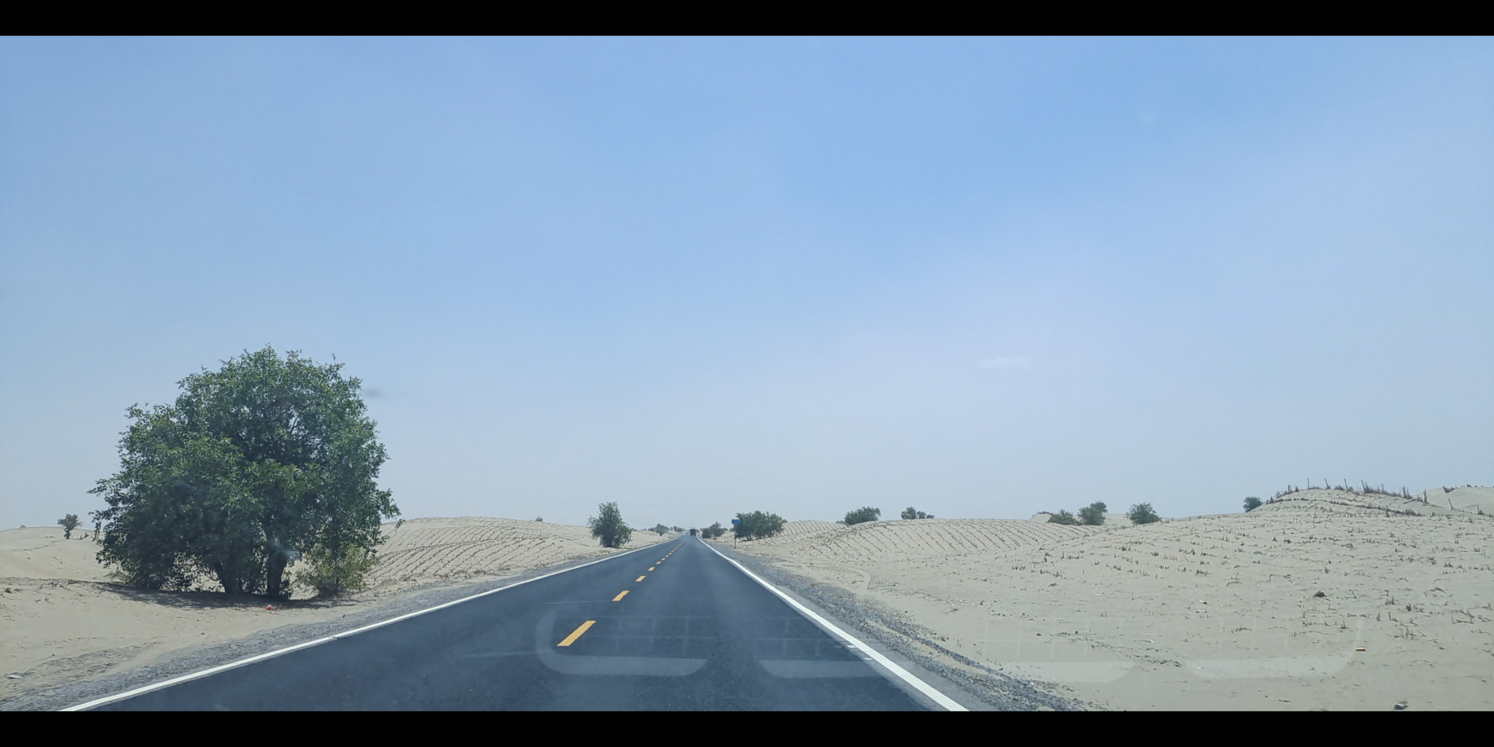 走g580塔克拉玛干沙漠公路无人机炸机花了近40分钟才找到热到爆炸路上